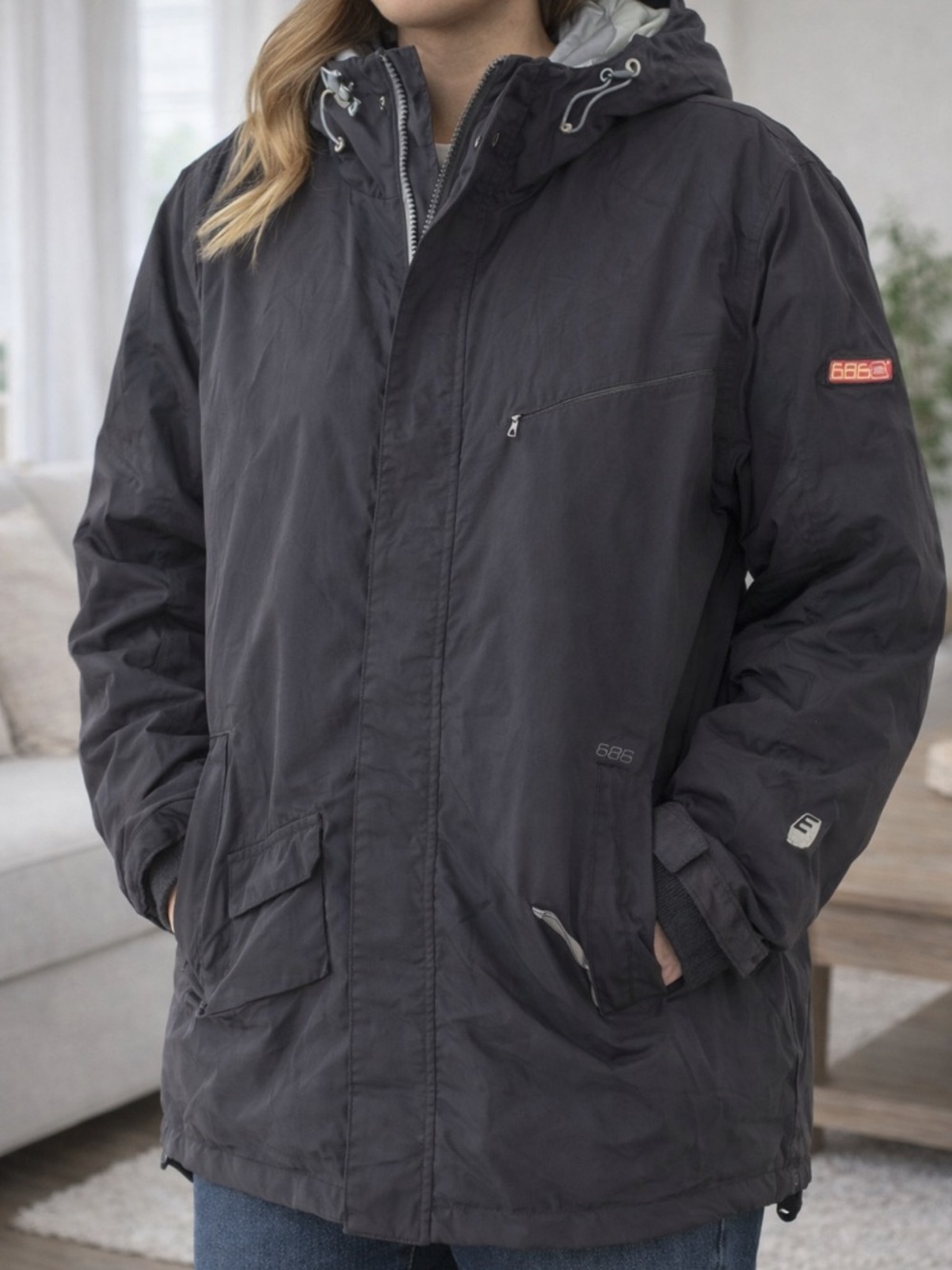 686 Men’s/Women’s Black Hooded Snowboard/Ski Jacket Vintage